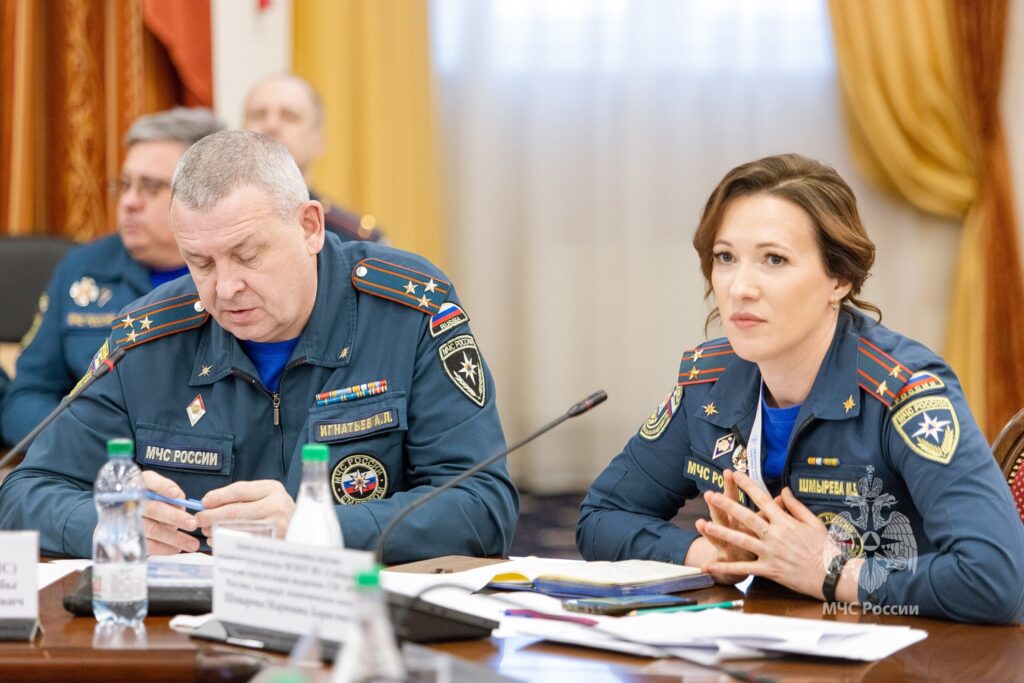 Обсуждение актуальных вопросов ликвидации чрезвычайных ситуаций в Арктической зоне